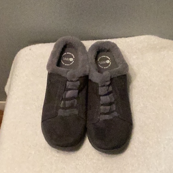 Bzees Gray Goldie Washable Slip-on Mules - Picture 4 of 16